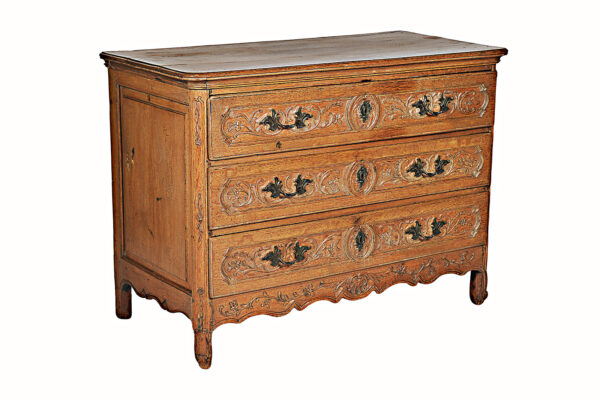 Louis XIV period oak chest of drawers